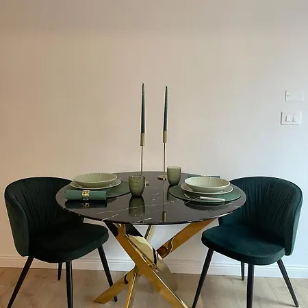 La Casa Di Leo Feriehus *